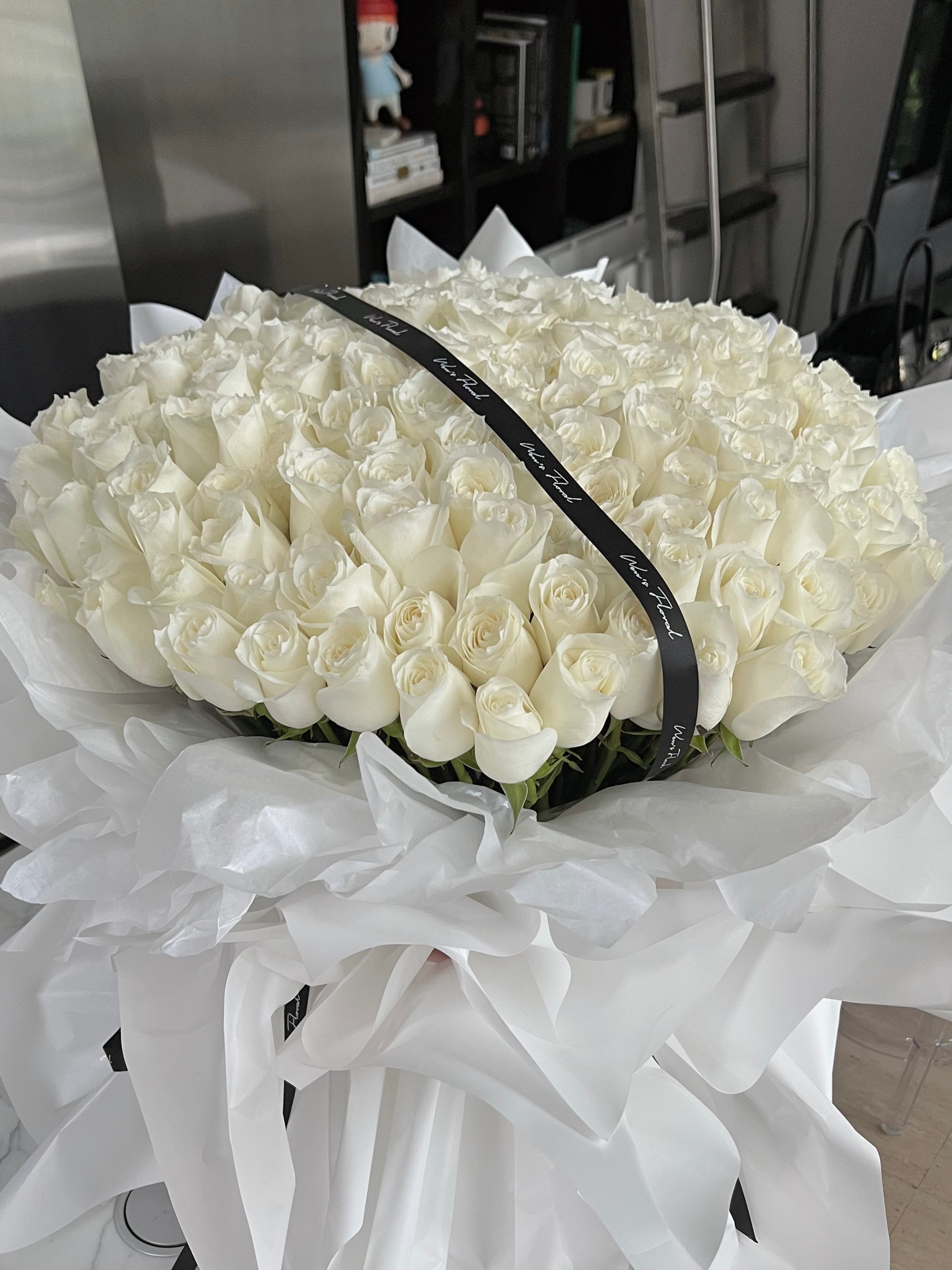 70 Stalks Roses 150 stalks of Kenya white roses – Wen’s Floral Studio