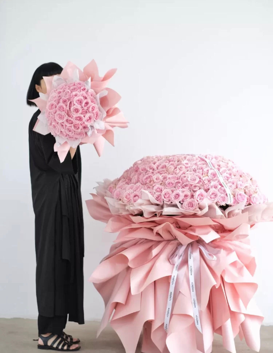 999 Roses Bouquet Delivery in Singapore – Wen’s Floral Studio