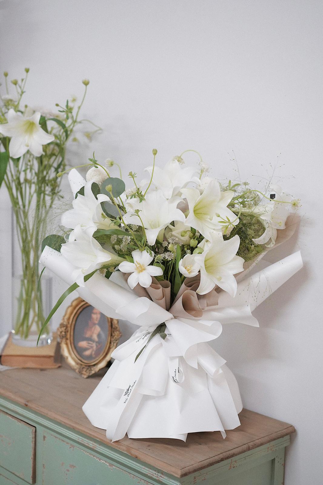 lilies white floral studio Garden Lily – Wen's Floral Studio