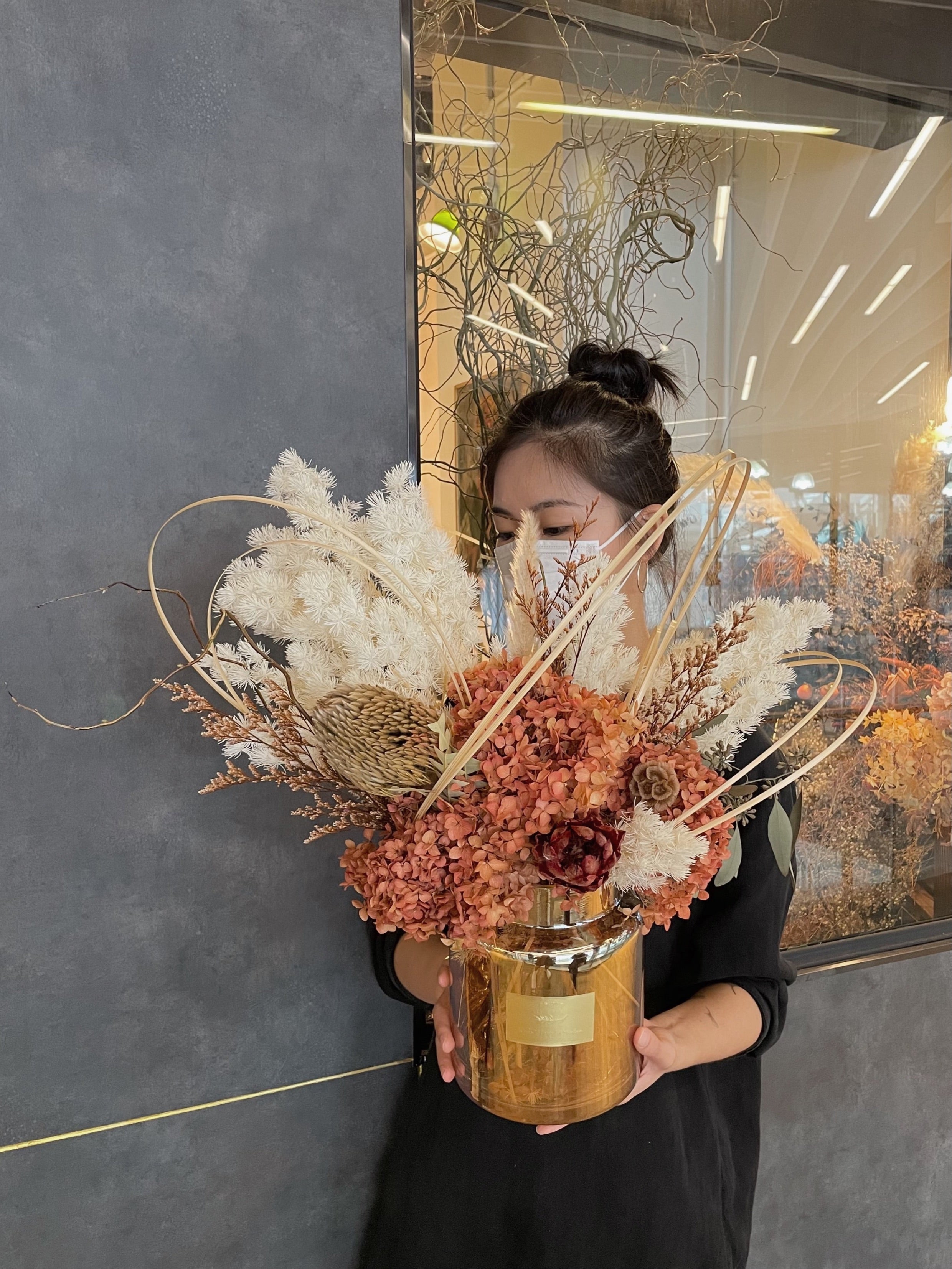 Preserved flowers in vase - autumn rustic