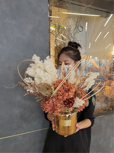 Preserved flowers in vase - autumn rustic