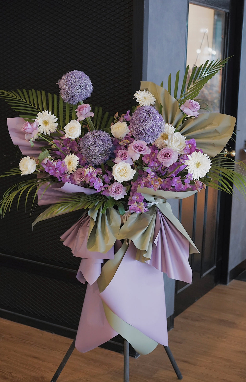 Grand opening flower stand - lilac/green