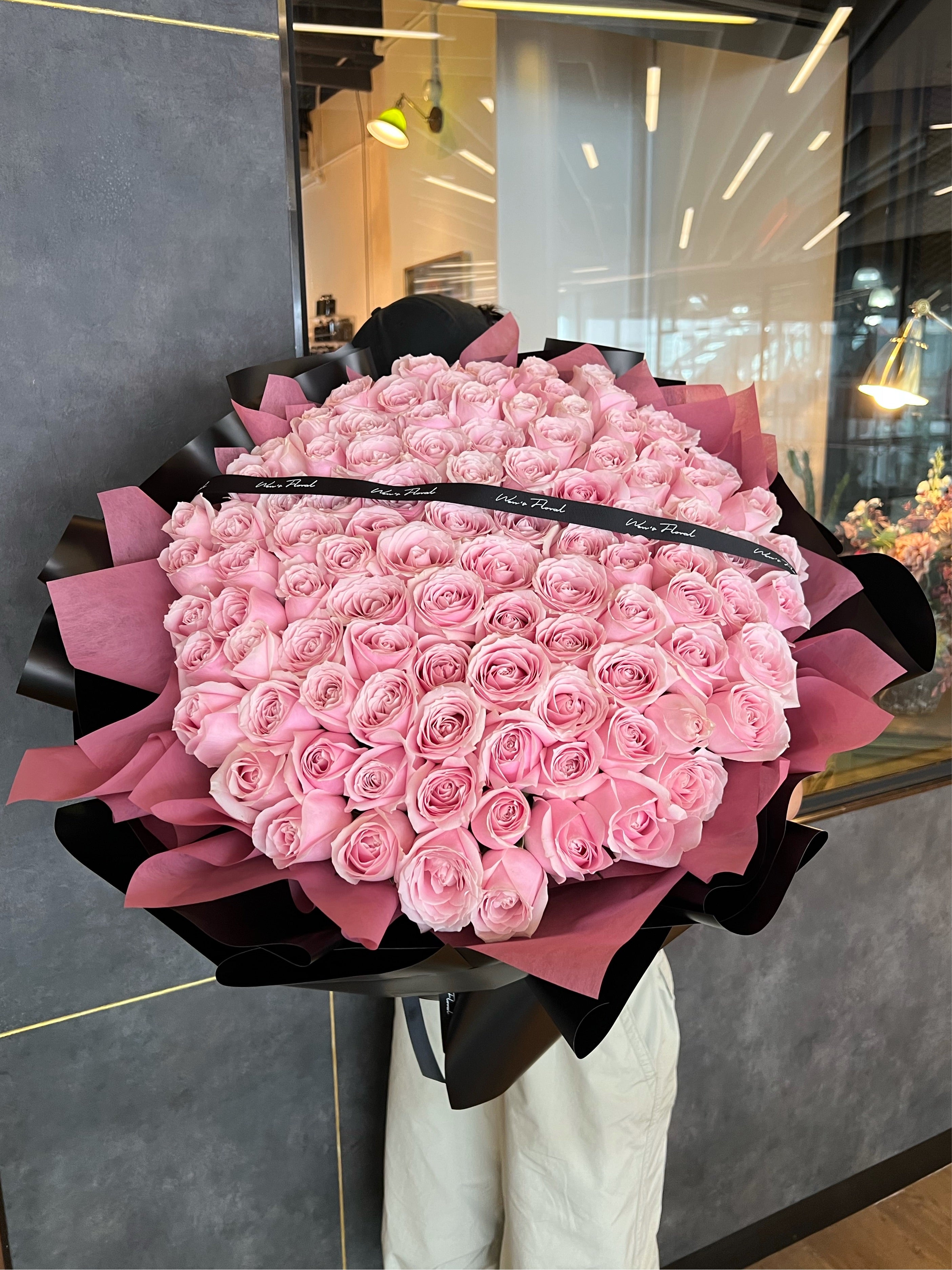 99 Roses Cut 99 Roses Bouquet Delivery in Singapore – Wen’s Floral Studio